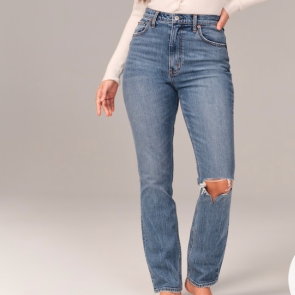 Abercrombie Curve Love Ultra High Rise Slim Straight Jeans - Picture 1 of 4